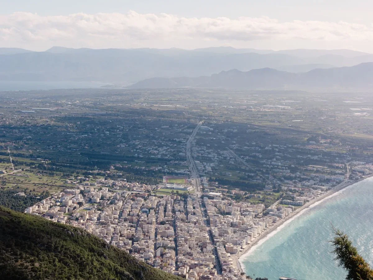Loutraki – private transfer with 4 Colours Travel