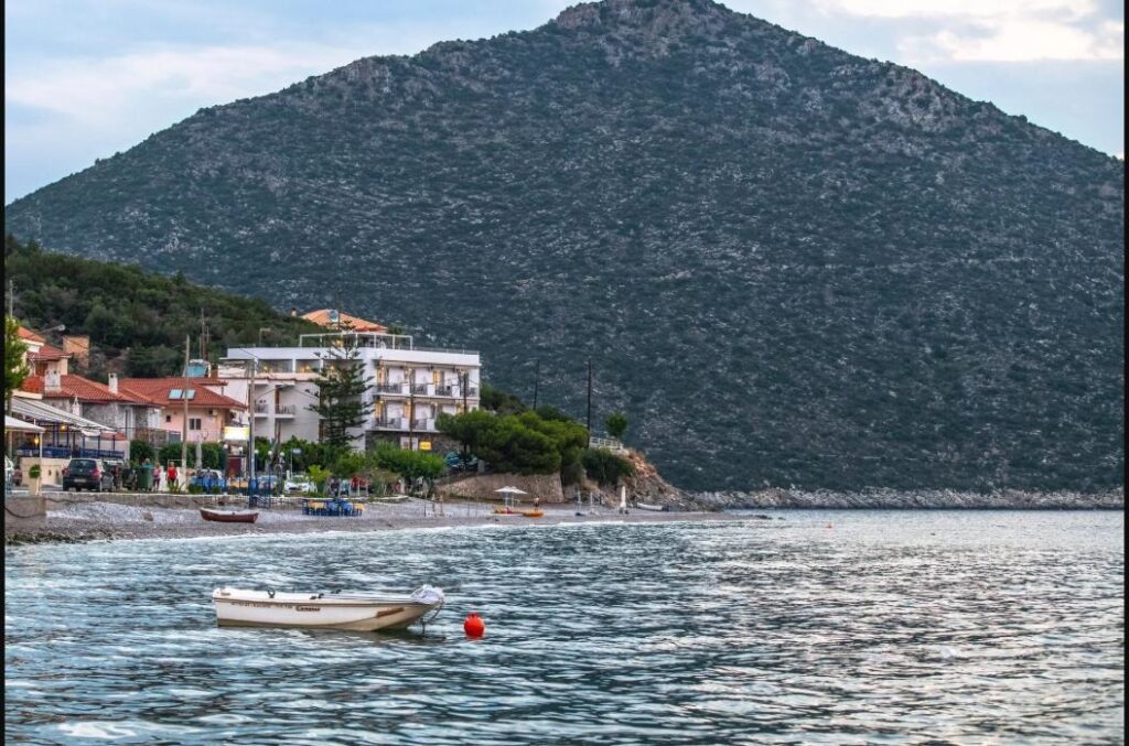 Paraskevas Beach Hotel facing the sea in Paralia Tyrou, Arcadia